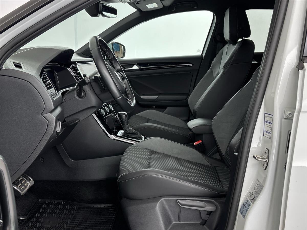 Volkswagen T-Roc SUV / Terénní 2,0 l 221 kw