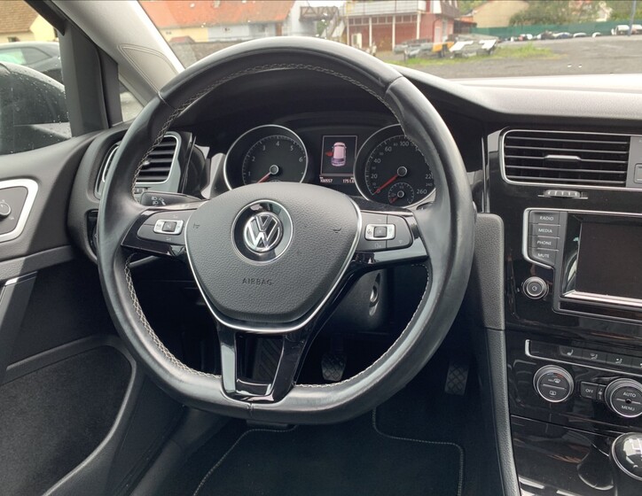 Volkswagen Golf 15