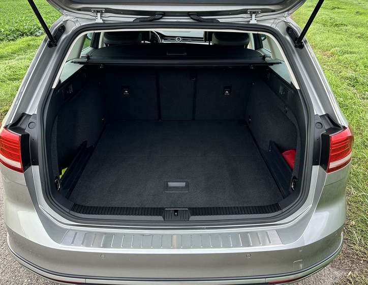 Volkswagen Passat 12