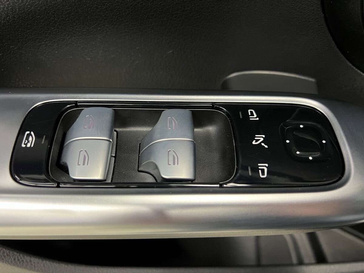 Mercedes-Benz Třídy C Sedan 2,0 l 190 kw