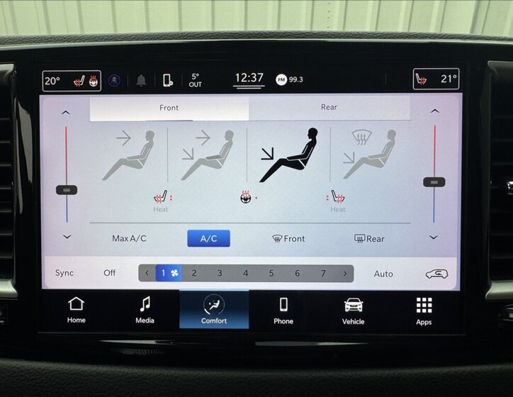 Chrysler Pacifica 41