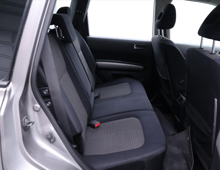 Nissan X-Trail SUV / Terénní 2,0 l 110 kw