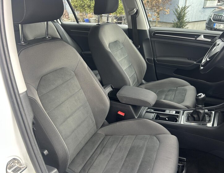 Volkswagen Golf Kombi 2,0 l 110 kw