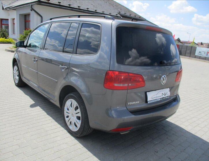 Volkswagen Touran 3
