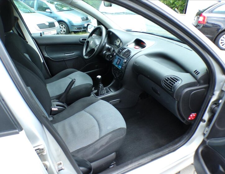 Peugeot 206 Hatchback 1,4 l 65 kw
