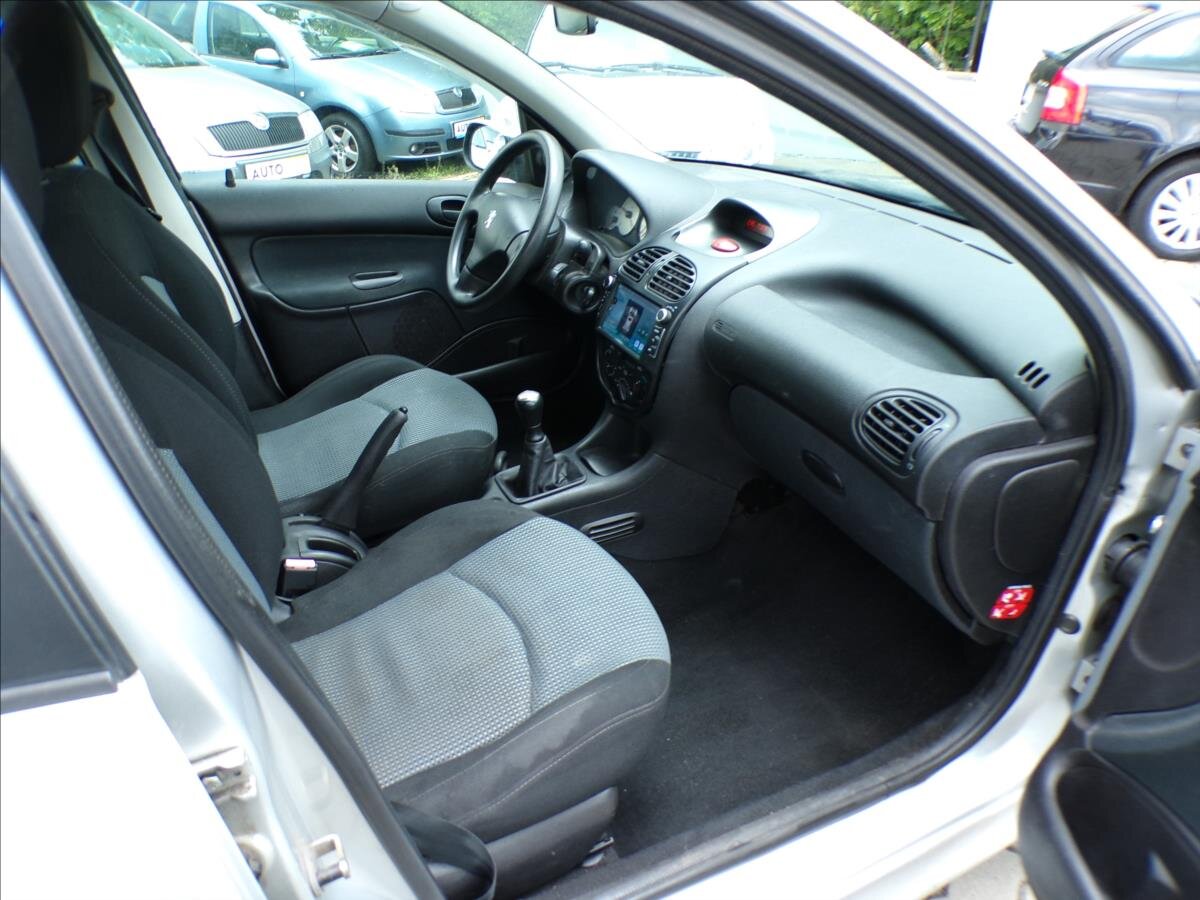 Peugeot 206 Hatchback 1,4 l 65 kw