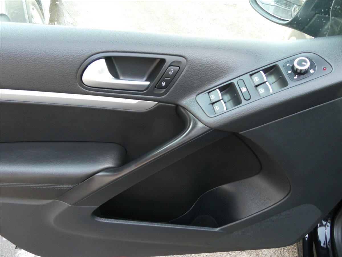 Volkswagen Tiguan SUV 2,0 l 103 kw