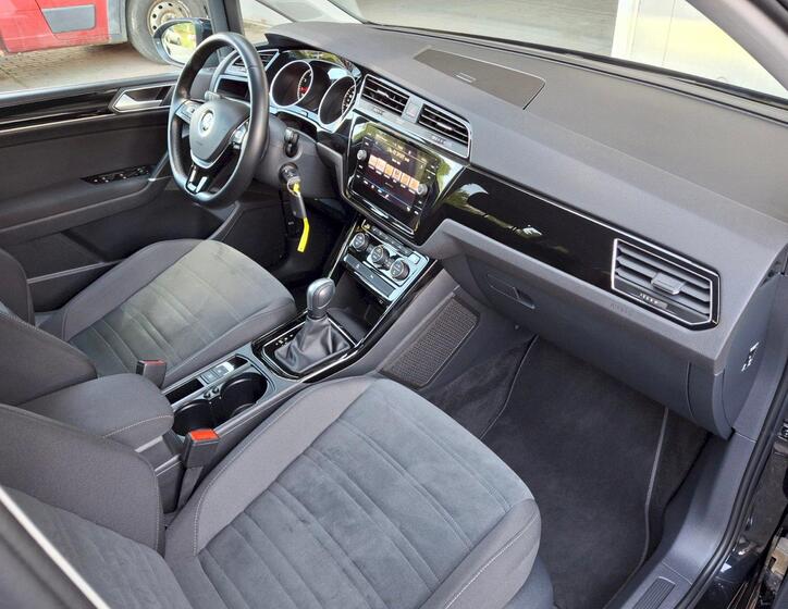 Volkswagen Touran 14