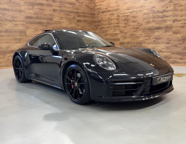 Porsche 911 Kupé 3,0 l 331 kw