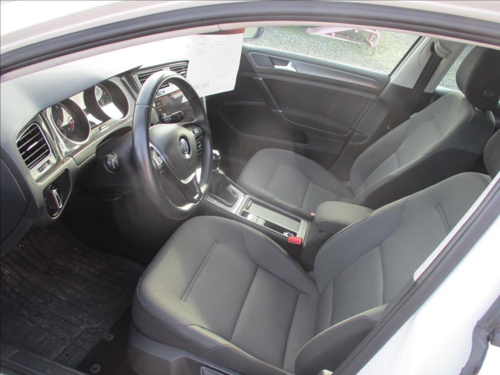 Volkswagen Golf Hatchback 999,0 63 kw