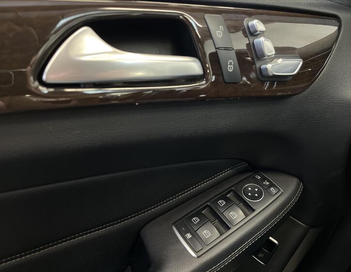 Mercedes-Benz GLS 12