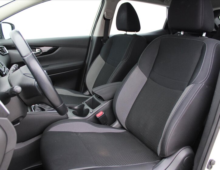 Nissan Qashqai SUV 1,2 l 85 kw