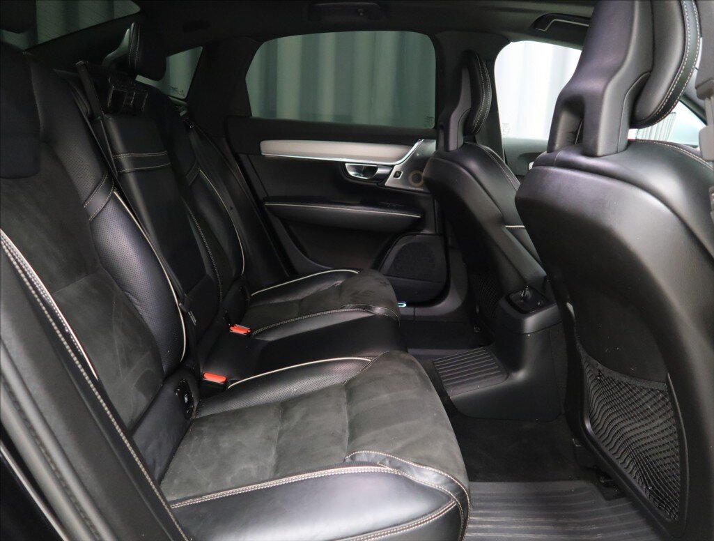 Volvo S90 Sedan / Limuzína 2,0 l 235 kw