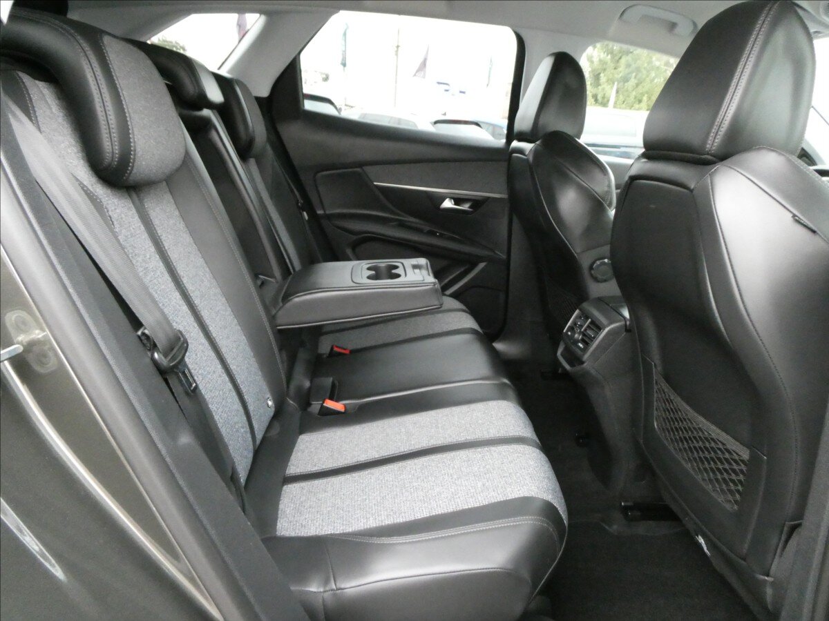 Peugeot 3008 SUV 1,6 l 121 kw