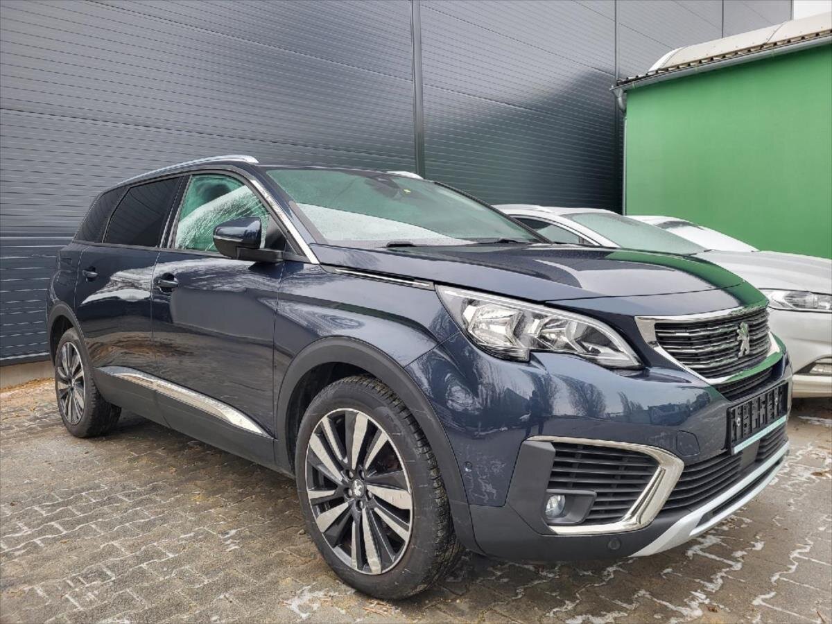 Peugeot 5008 SUV 1,5 l 96 kw