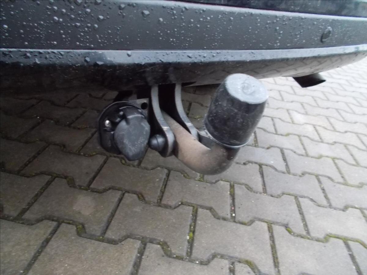 Toyota RAV4 SUV 2,5 l 114 kw