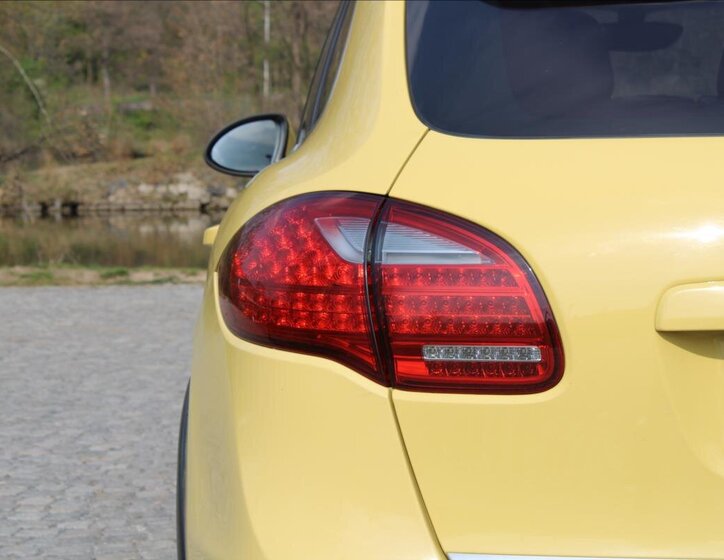 Porsche Cayenne SUV / Terénní 4,8 l 294 kw