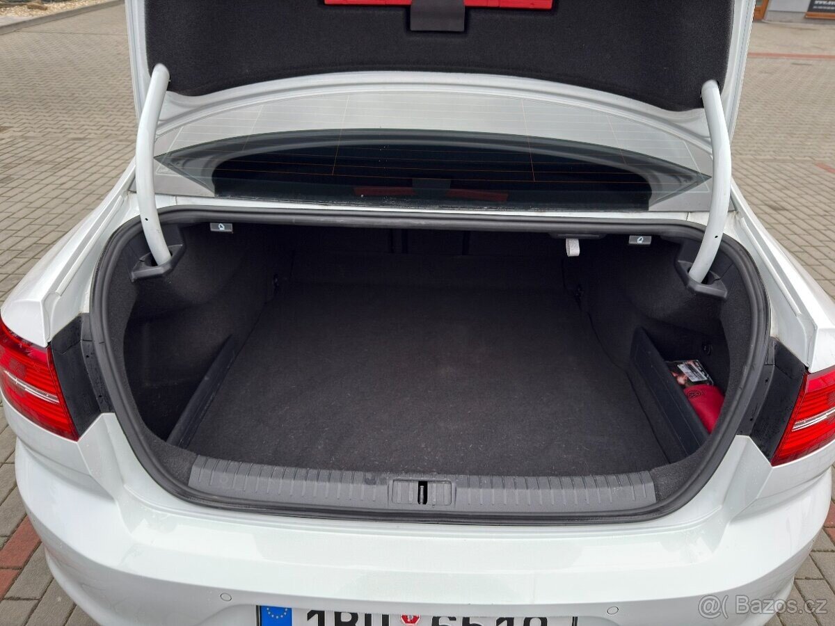 Volkswagen Passat Sedan 0,0 110 kw