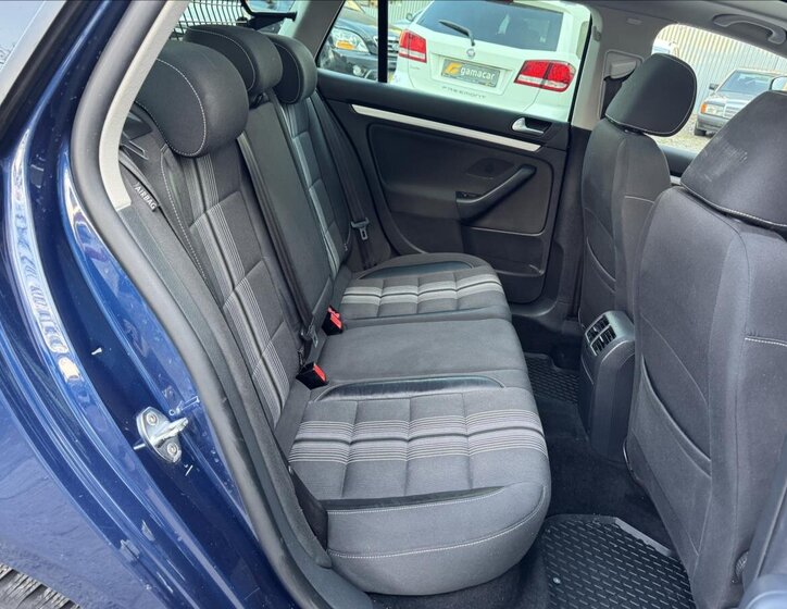 Volkswagen Golf Kombi 1,6 l 77 kw