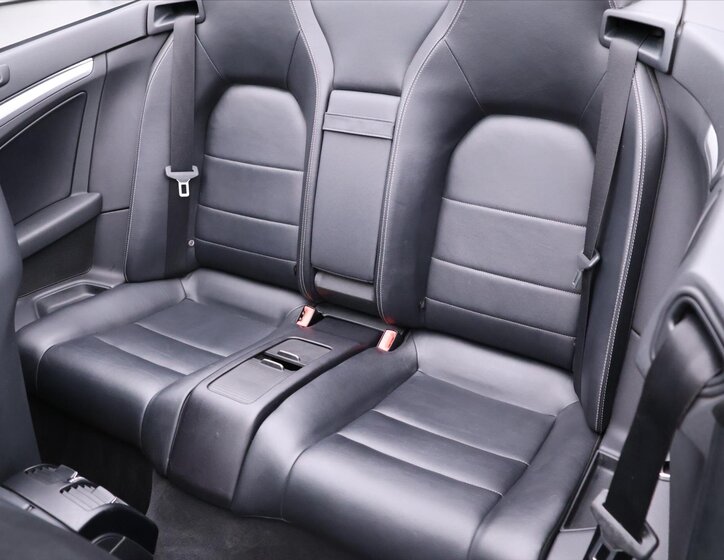 Mercedes-Benz Třídy E Kabriolet 2,1 l 125 kw
