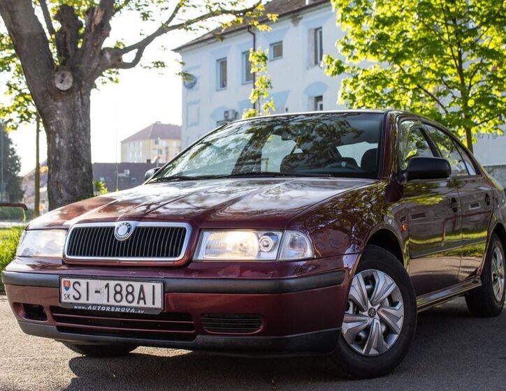Škoda Octavia Sedan / Limuzína 1,6 l 55 kw
