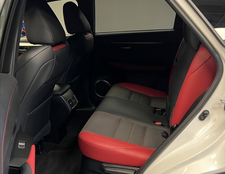 Lexus NX 300h SUV 2,5 l 145 kw