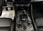 Alfa Romeo Giulia Sedan / Limuzína 2,0 l 206 kw