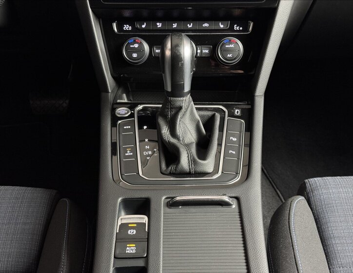 Volkswagen Passat Kombi 1,4 l 160 kw