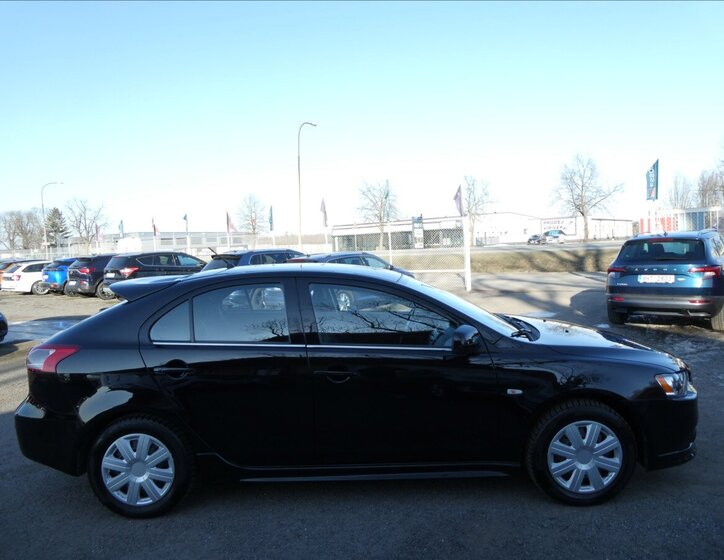 Mitsubishi Lancer Hatchback 1,8 l 105 kw