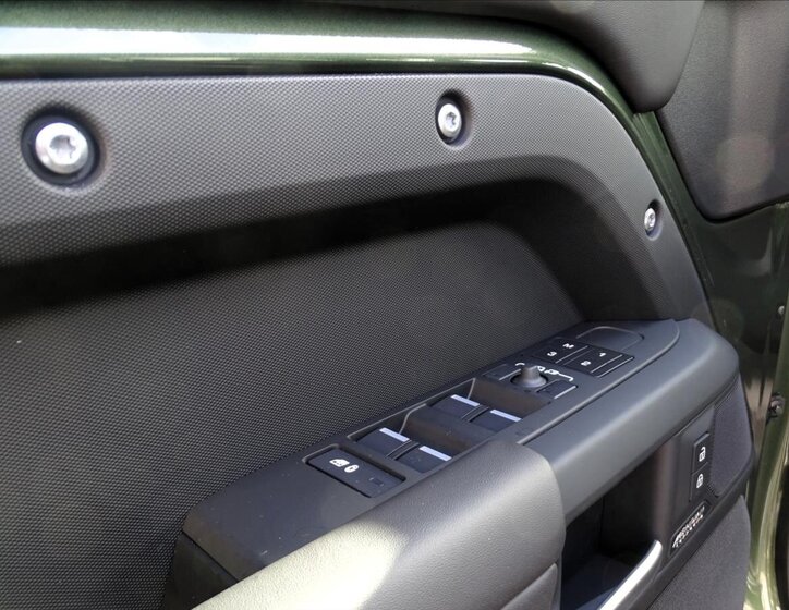 Land Rover Defender SUV 3,0 l 257 kw