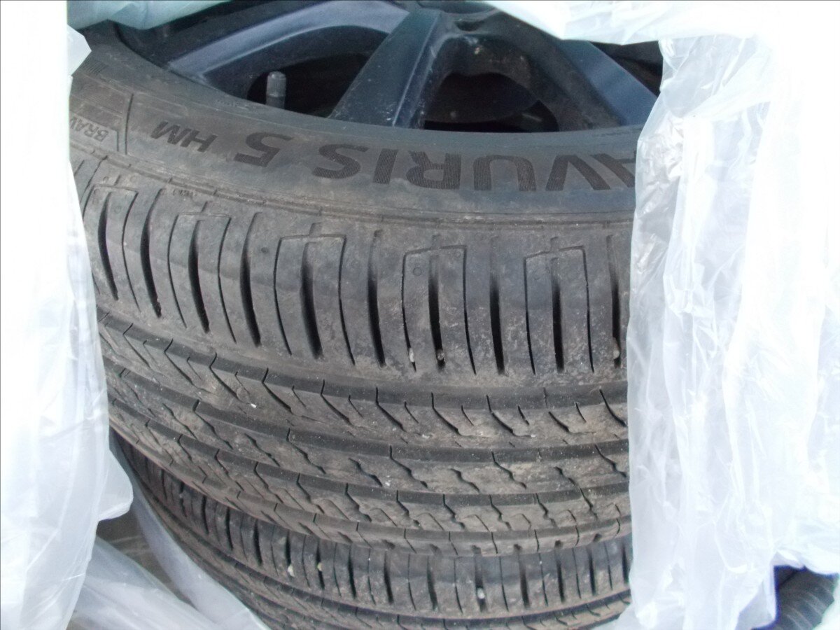 Volkswagen Tiguan SUV 2,0 l 103 kw