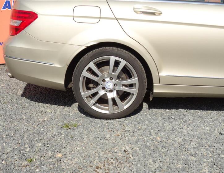 Mercedes-Benz Třídy C 9