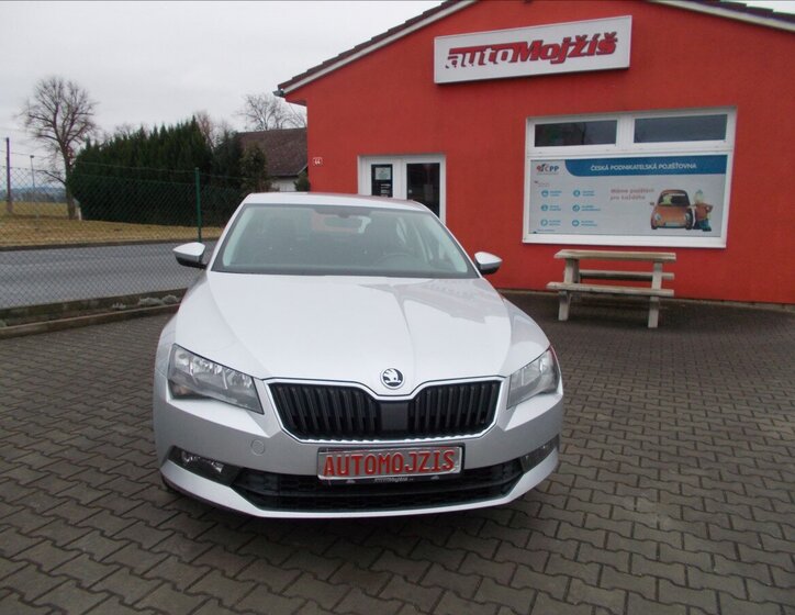 Škoda Superb Sedan / Limuzína 2,0 l 110 kw