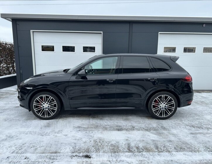 Porsche Cayenne 9