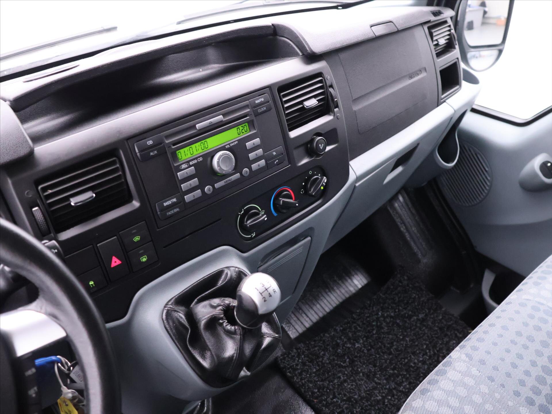 Ford Transit Kombi 2,2 l 63 kw