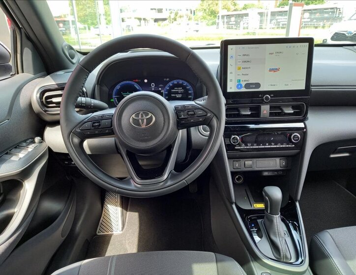 Toyota Yaris Cross SUV 1,5 l 96 kw