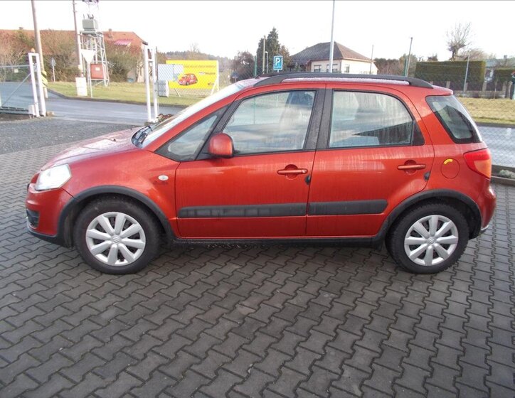 Suzuki SX4 Hatchback 1,6 l 88 kw