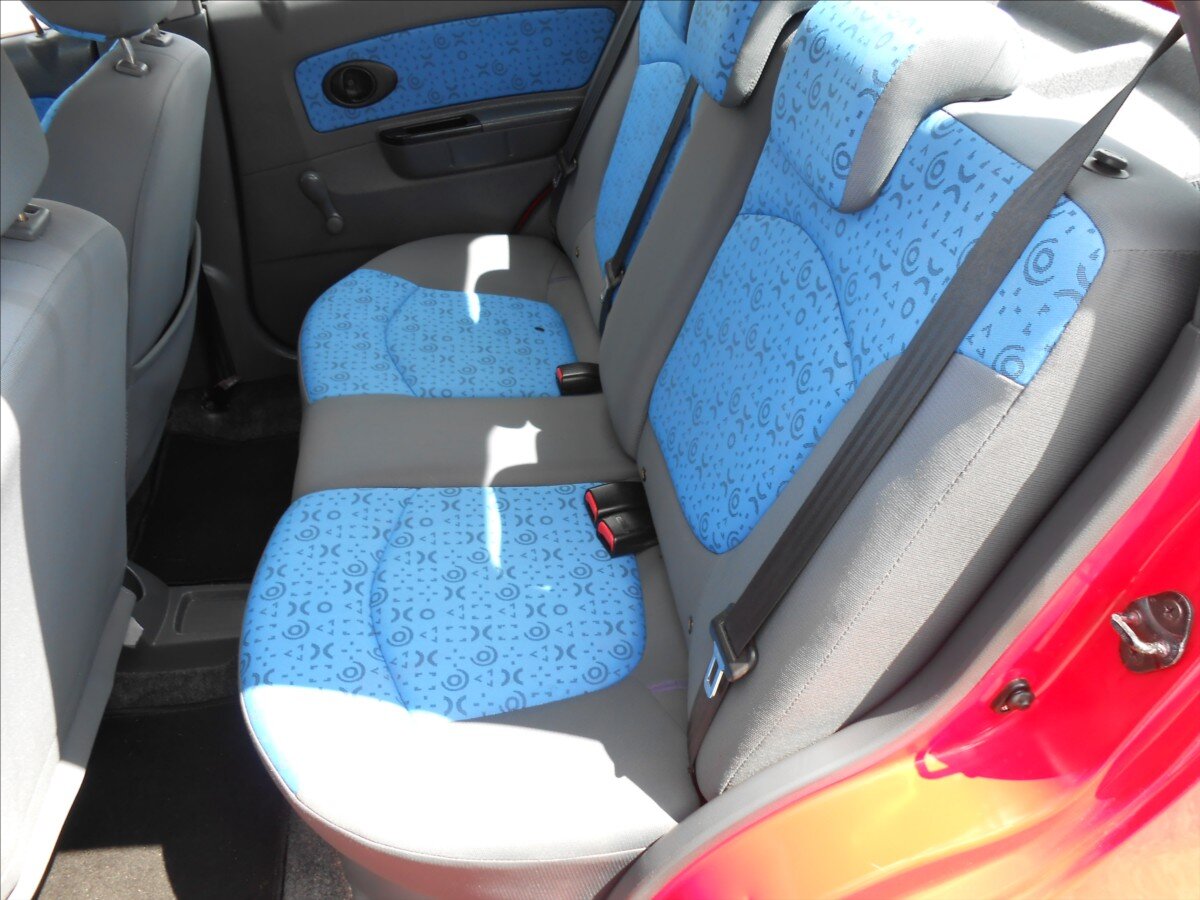 Chevrolet Spark Hatchback 995,0 49 kw