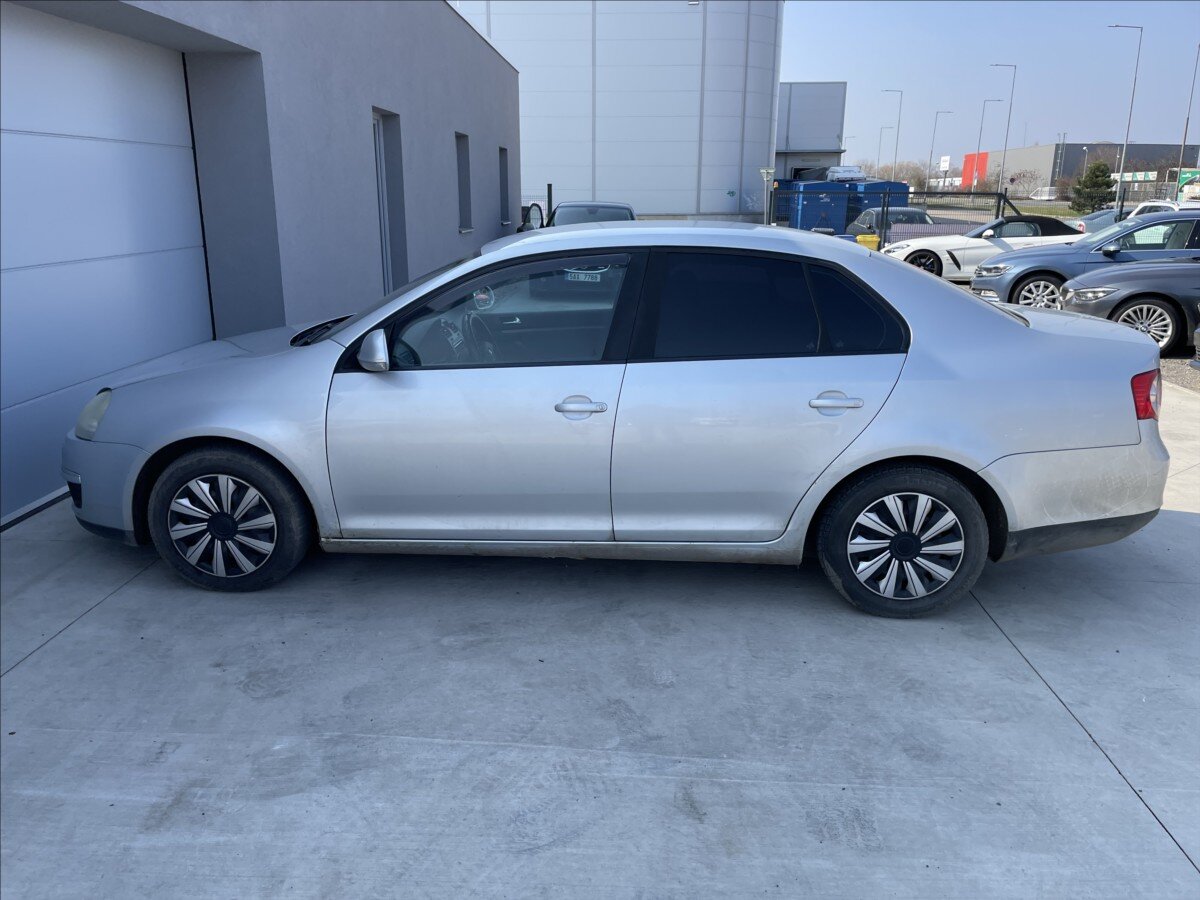 Volkswagen Jetta Sedan / Limuzína 1,9 l 77 kw