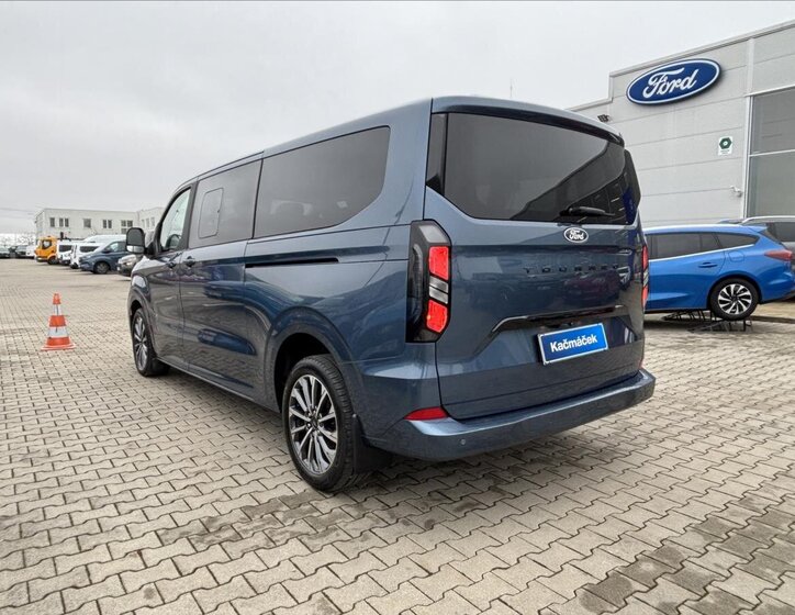 Ford Tourneo Custom 3
