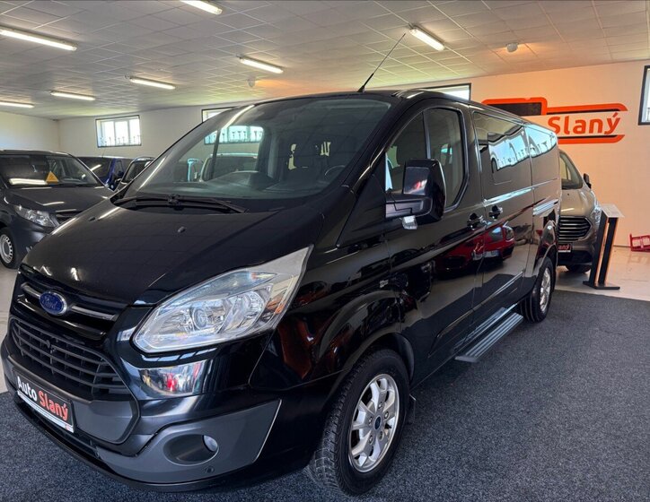 Ford Tourneo Custom 1