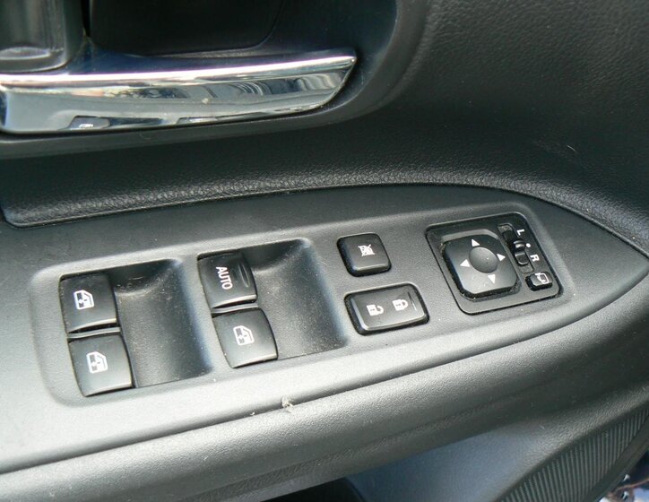 Mitsubishi Outlander SUV / Terénní 2,3 l 110 kw