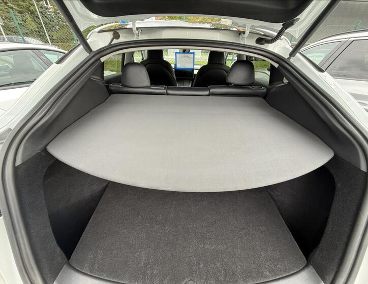 Tesla Model Y 24