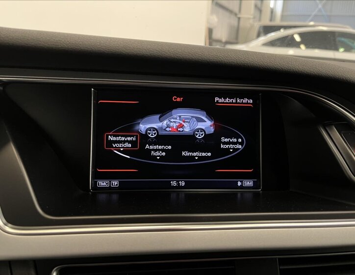 Audi A4 Kombi 2,0 l 140 kw