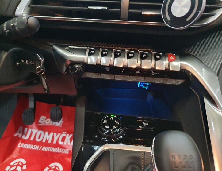 Peugeot 3008 SUV / Terénní 1,2 l 96 kw