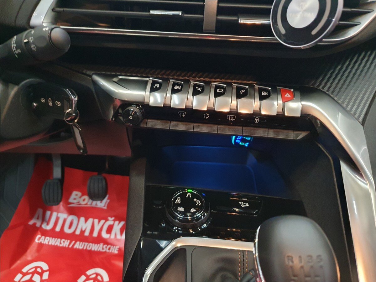 Peugeot 3008 SUV / Terénní 1,2 l 96 kw