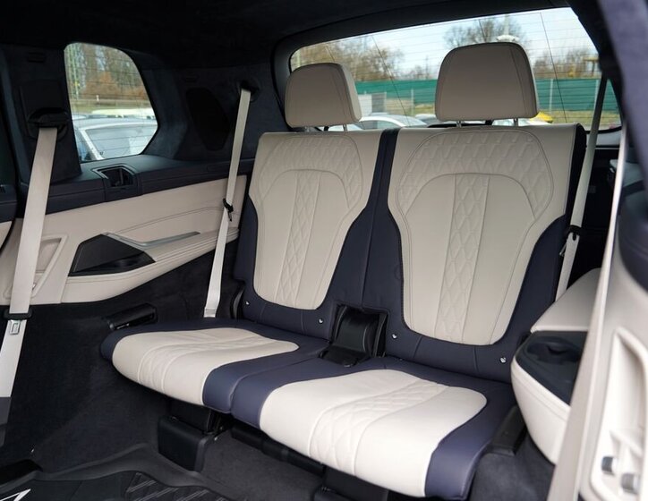 BMW X7 SUV / Terénní 3,0 l 250 kw