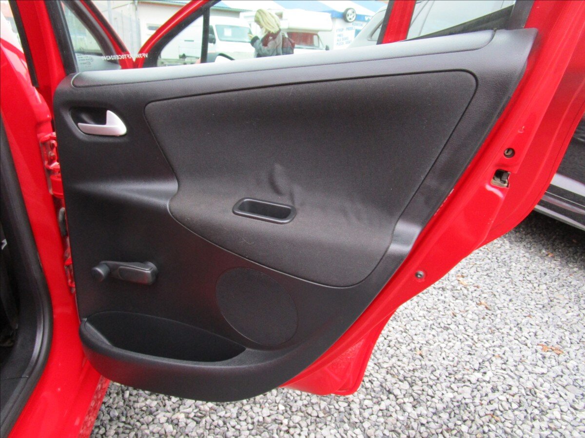 Peugeot 207 Kombi 1,4 l 54 kw