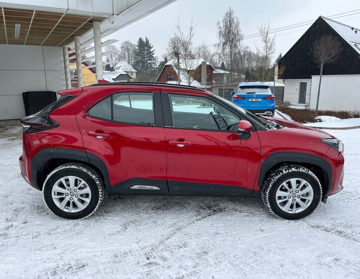 Toyota Yaris Cross SUV 1,5 l 68 kw