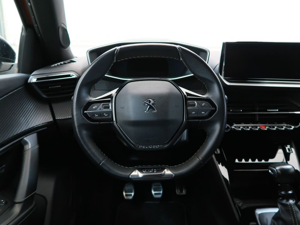 Peugeot 2008 SUV 1,2 l 96 kw